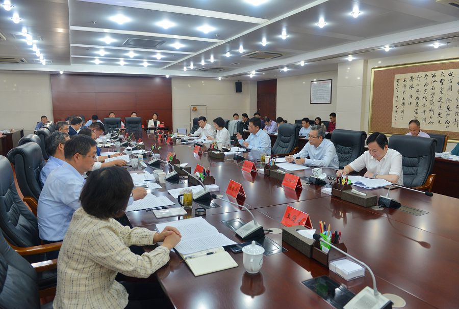 2119598325189576.jpg 9月29日下午,市委书记魏晓明主持召开市委常委会会议 1.jpg